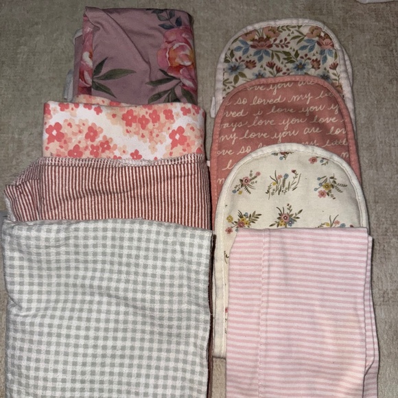 Muiltiple Pattern Baby Girl Burping Cloths - Picture 1 of 1